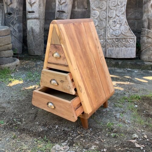 Triangle Decoration Storage